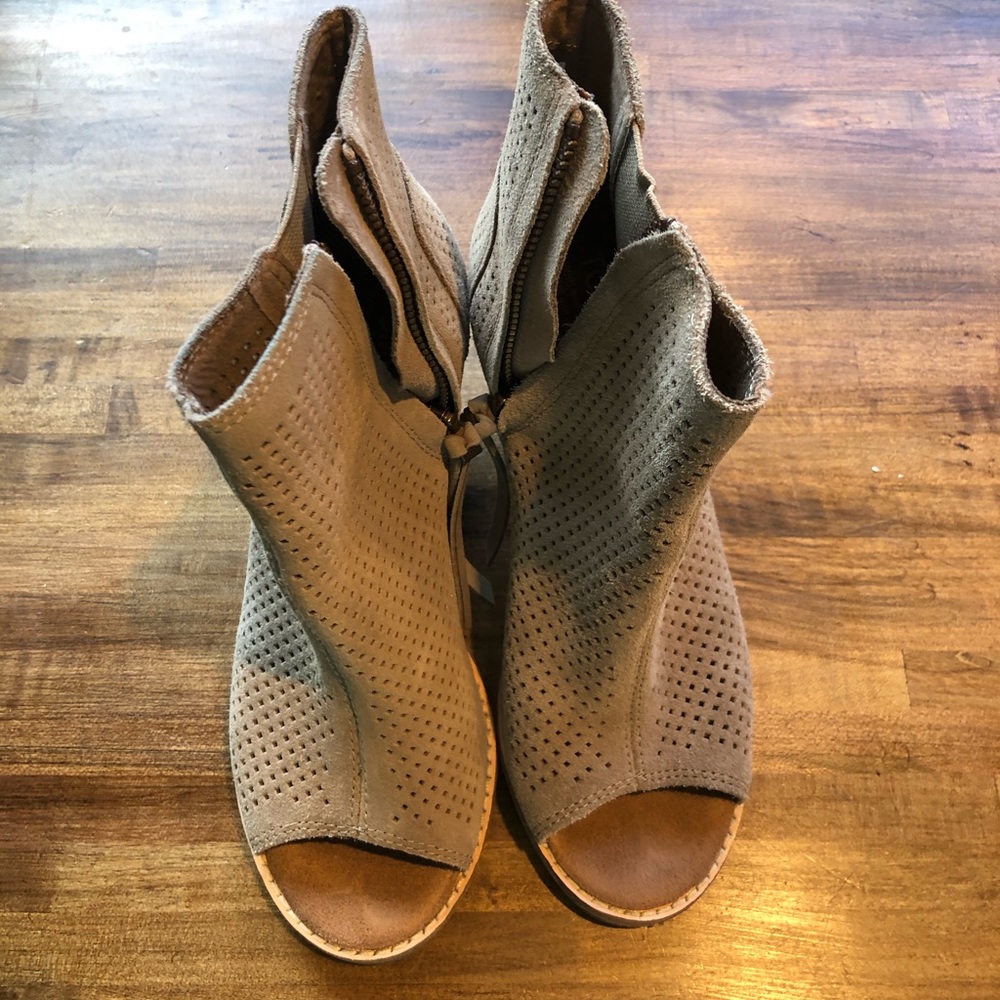 Toms booties